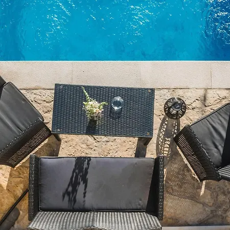 Gemuetliche Mit Pool Crikvenica