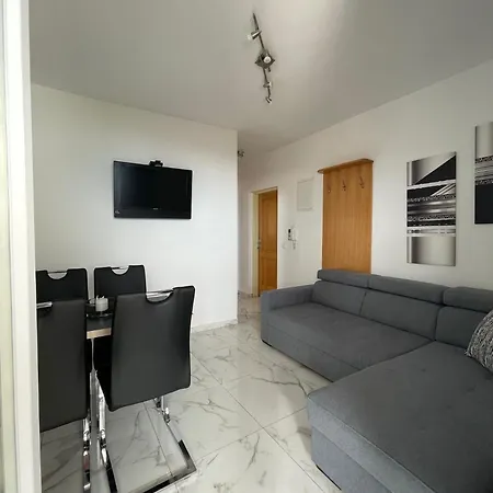 Gemuetliche Mit Pool Apartment Crikvenica