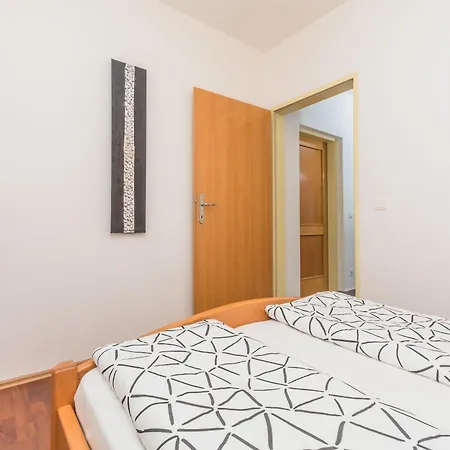 Apartment Gemuetliche Mit Pool