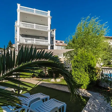 Gemuetliche Mit Pool Apartment *