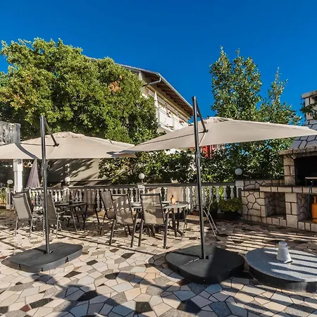 Gemuetliche Mit Pool Apartment Crikvenica