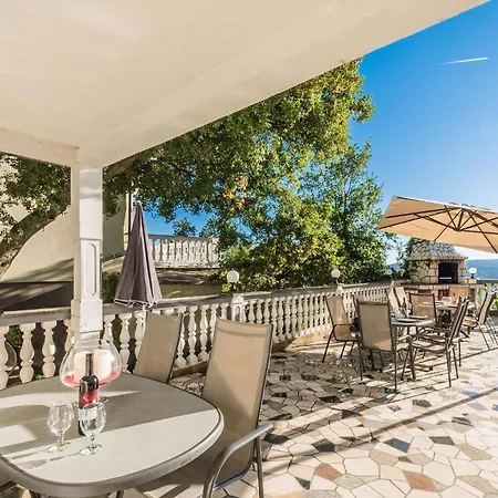 Gemuetliche Mit Pool Crikvenica